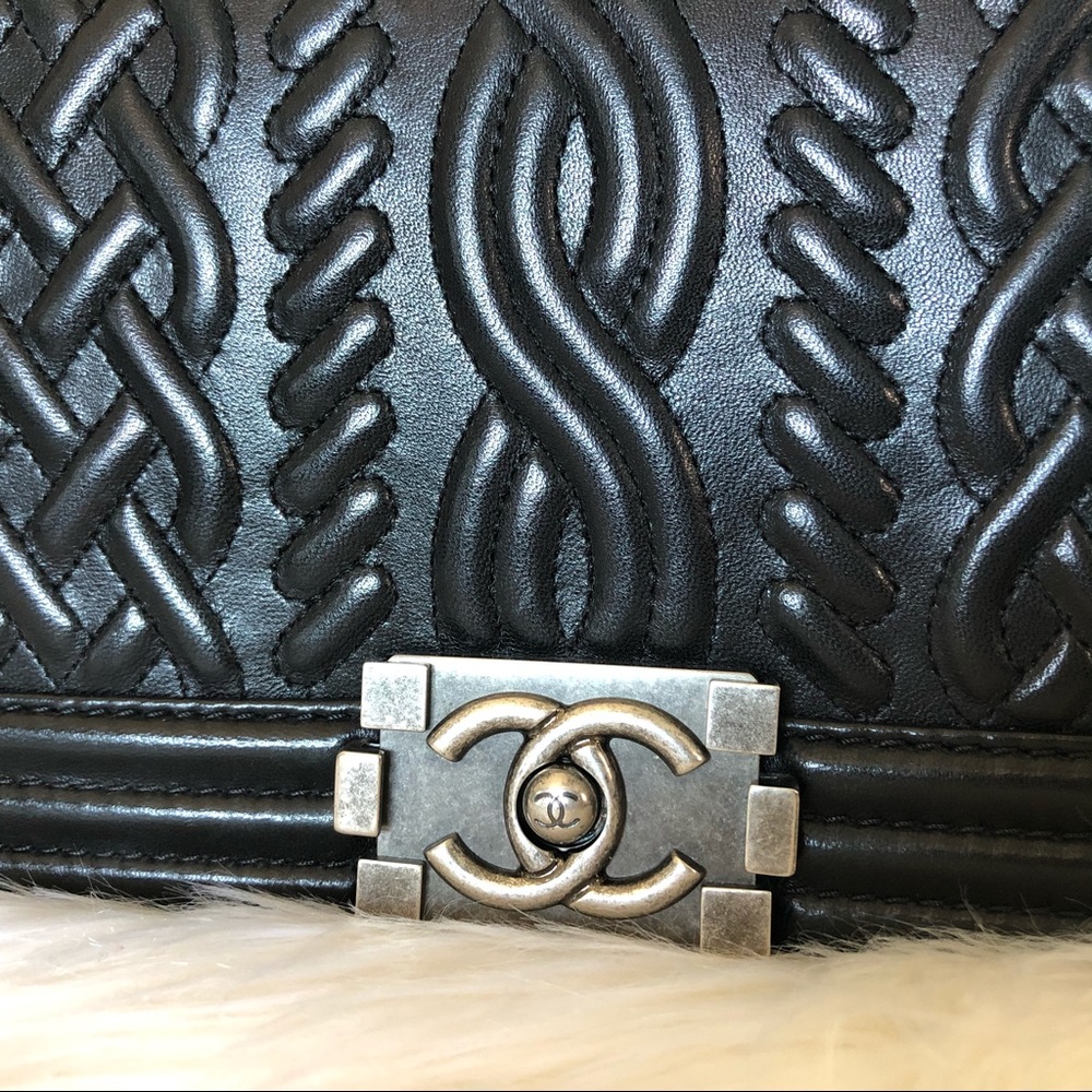 CHANEL Edinburgh Boy Flap Bag - Limited Edition - Picture 6 of 15